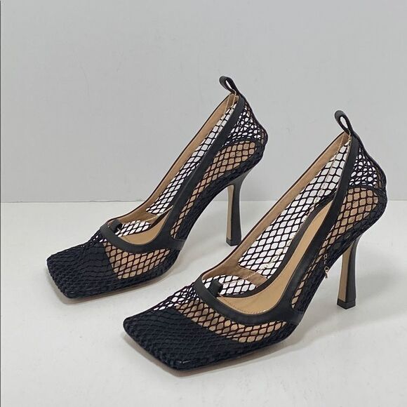 Bottega Veneta Décolleté Stretch Pump size 35.5 Retail $1150  Bottega Veneta Décolleté Stretch Pump size 35.5